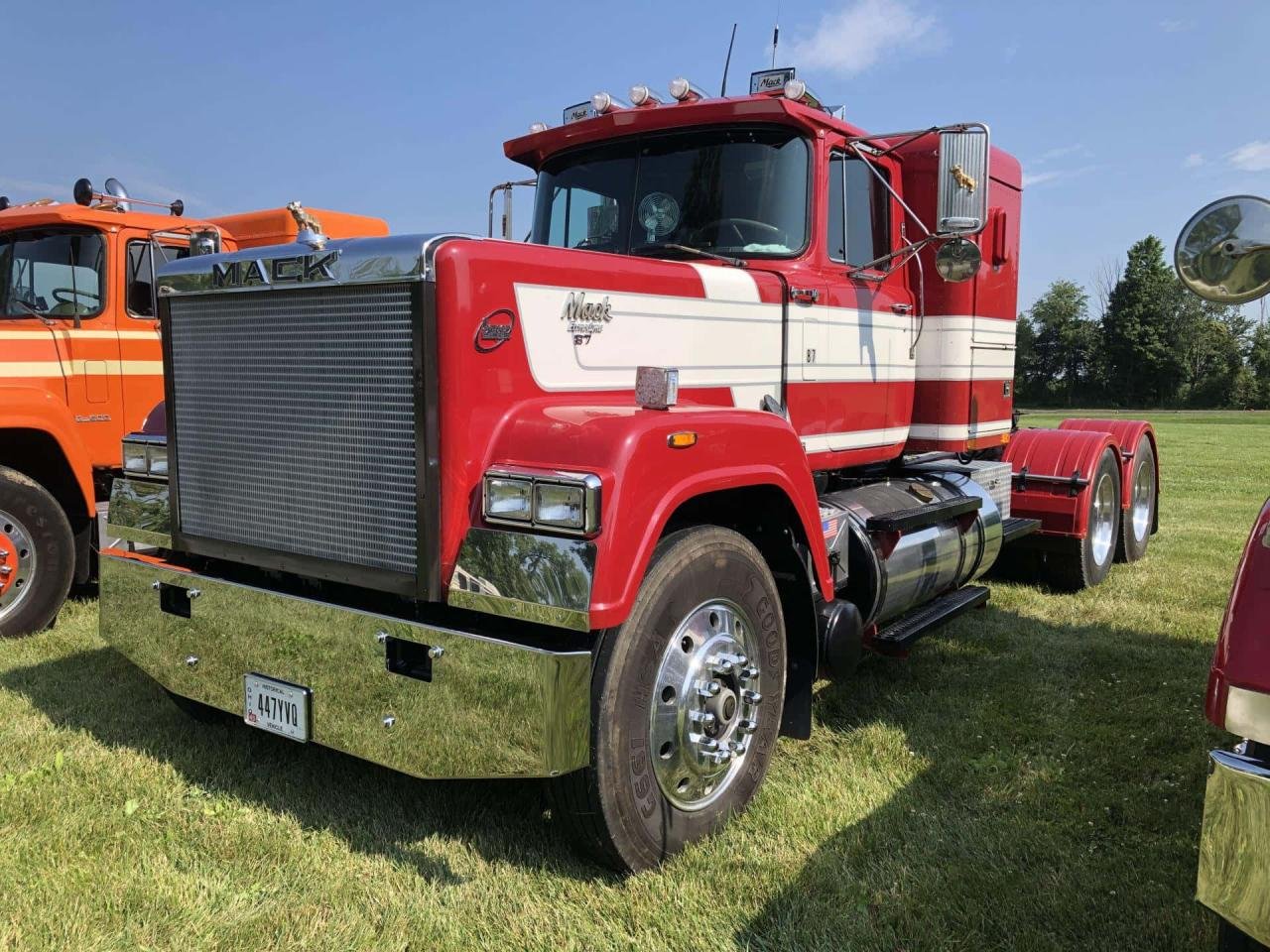 Download Truck Pictures | Wallpapers.com